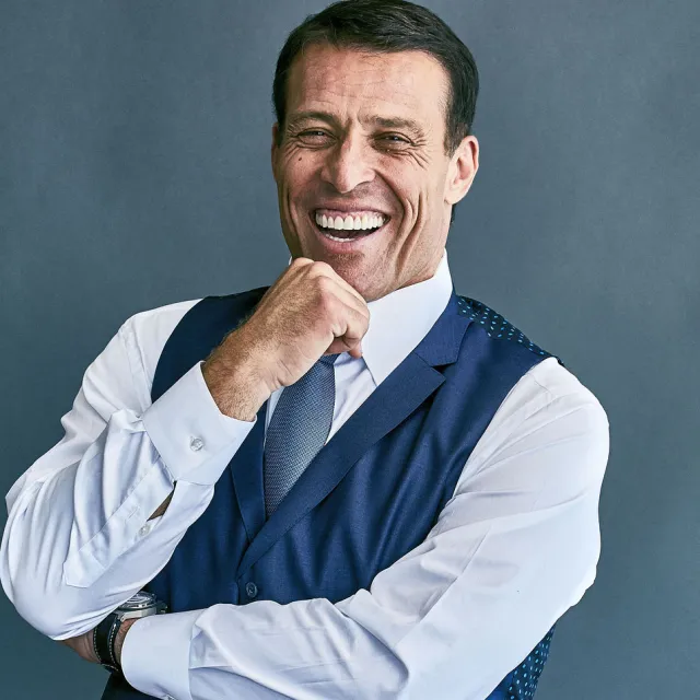 tony robbins - 10 Cara Menghasilkan Uang Secara Online Untuk Pemula Total