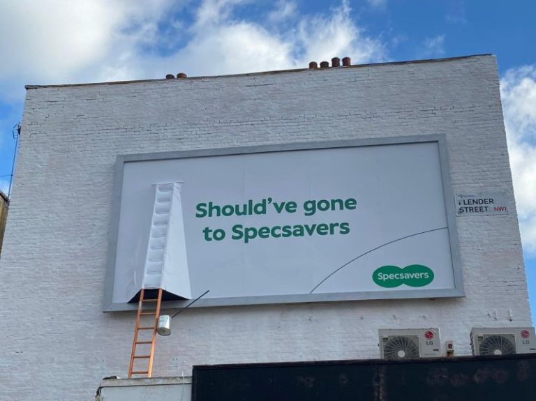 应该去 Specsavers OOH 广告最佳创意营销活动