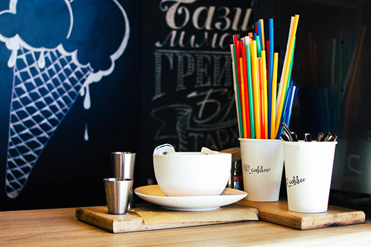 personalisiertes-tassen-becher-design-markenmarketing