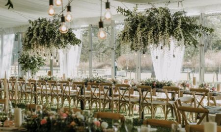 10 façons spéciales d'incorporer de la verdure dans votre décor de mariage