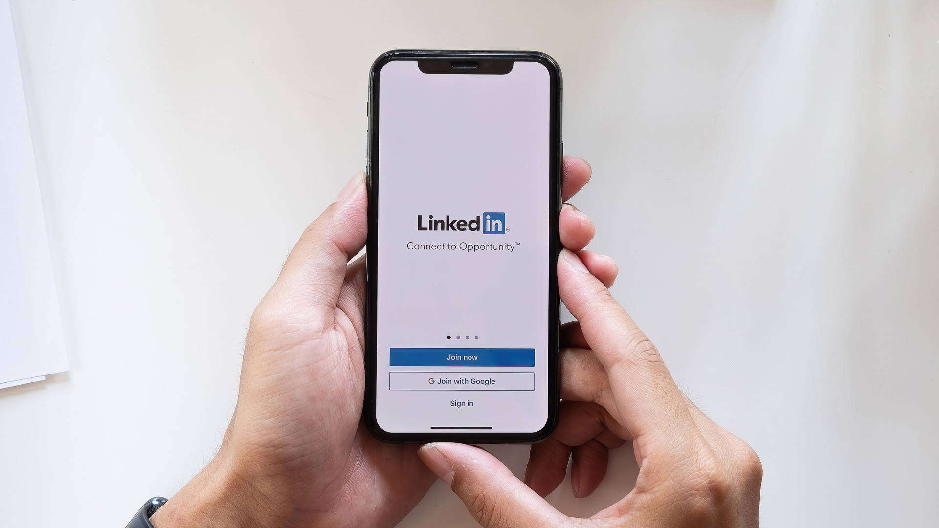 ブログのバナー画像 LinkedIn 接続制限を回避するためのガイド