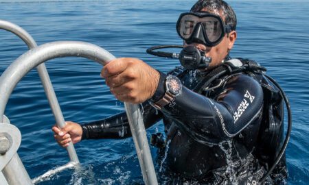 Dévoilement des avantages d'une montre de plongée : comment elle peut vous aider pendant la plongée sous-marine