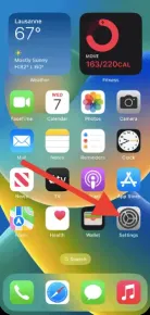 Utilizzo dell'app Impostazioni per ripristinare l'iPhone 14 Pro Max.