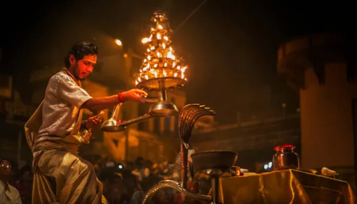 Witness mesmerising evening aarti ceremony Varanasi trip