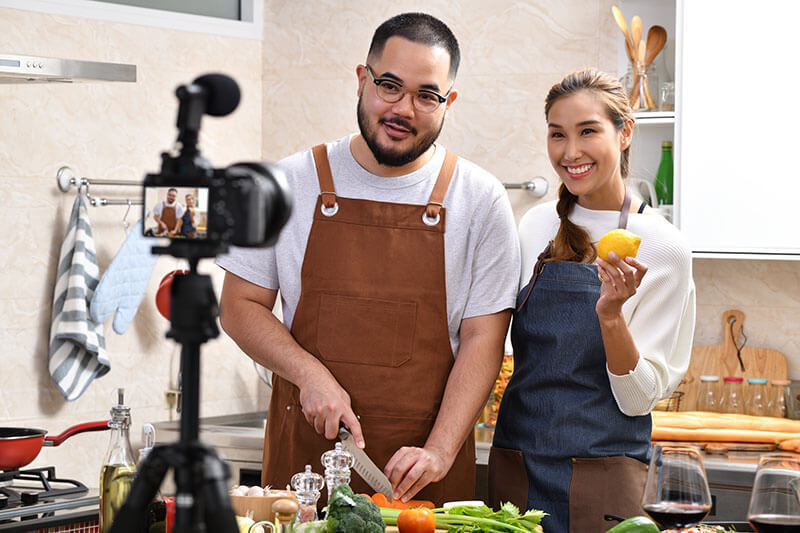 Paar Blogger, Vlogger und Online-Influencer