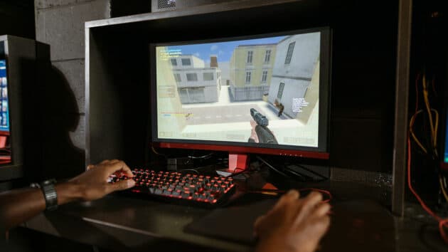 Counter-Strike-CS:GO-ESpor-Oyuncu-Çevrimiçi-PC-Oynatma-Video-Oyunu