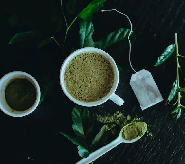 içeceğin tadını çıkar kratom yıka ve fırlat