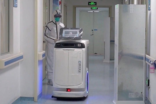 ai-intelligence-artificielle-robot-machine-soins de santé