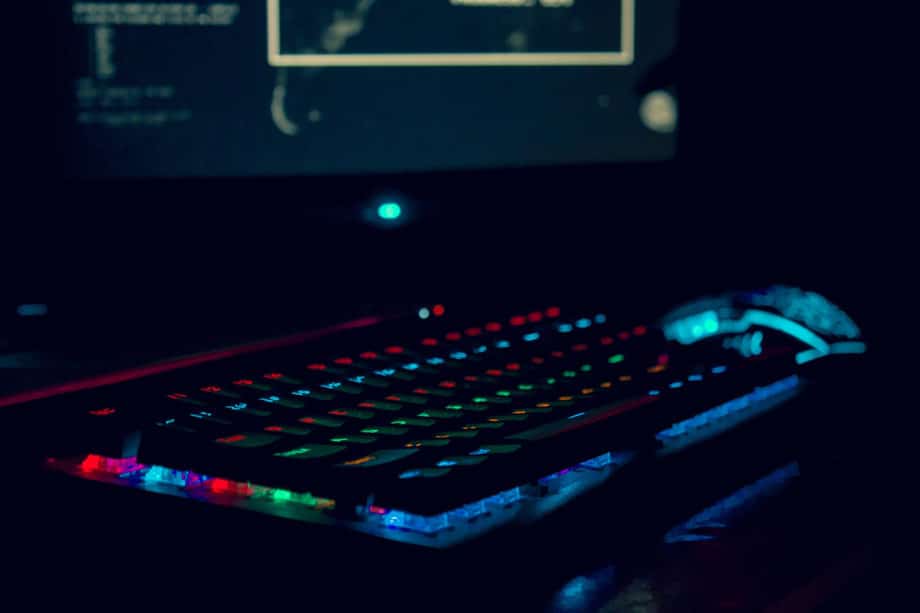 jogo-desktop-computador-teclado-mouse