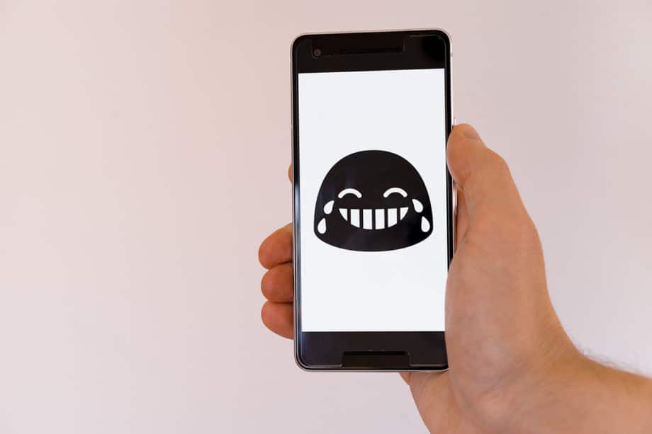 mobile-smartphone-sms-marketing-chat-émoticône-emoji