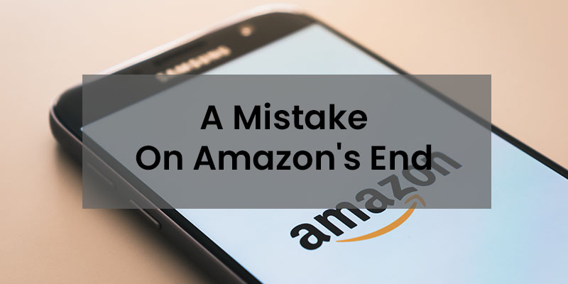 Mobiler Bildschirm mit dem Amazon-Logo auf weißem Hintergrund