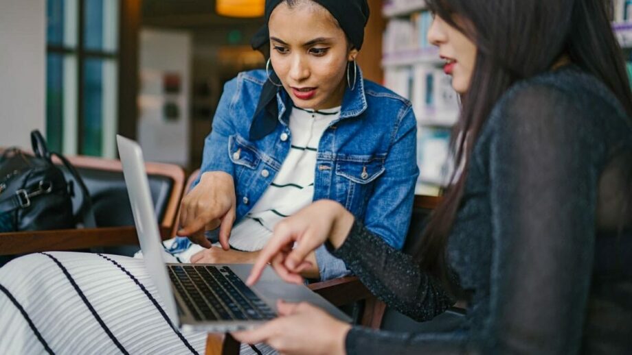 küçük işletme-pazarlama-çevrimiçi-e-ticaret-internet-ofisi