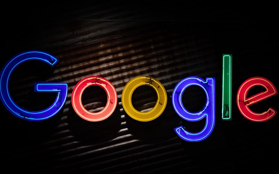 Insegna al neon di Google