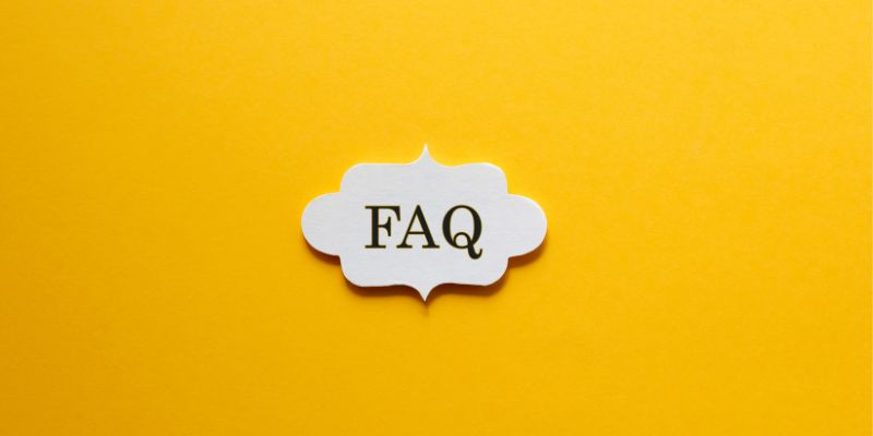 黄色の背景に文字 FAQ