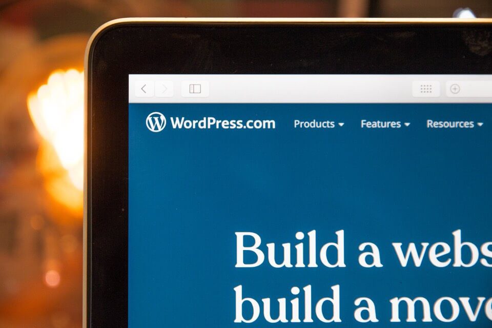 Página de inicio de WordPress abierta en la computadora